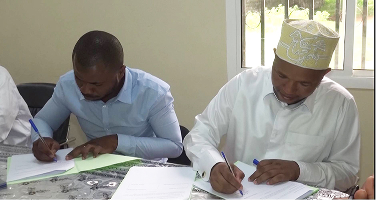 image Pêche / Signature de trois conventions de partenariat pour le renforcement des contrôles des produits halieutiques